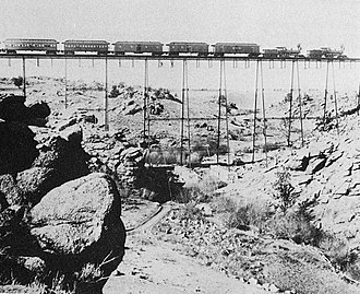 Nom : le chemin de fer au XIXe siècle aux USA / Description : photo montrant les débuts des lignes ferroviaires dans l'État américain